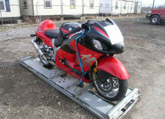 http://suzuki-hayabusa.com/Suzuki_Hayabusa_GSX1300R_wrecked-damaged-salvage_motorycles_for_sale.jpg